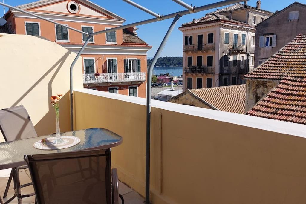Old Port View Apartment, Διαμέρισμα Στο Κέντρο 2 Υπνοδωματίων Corfu  Esterno foto