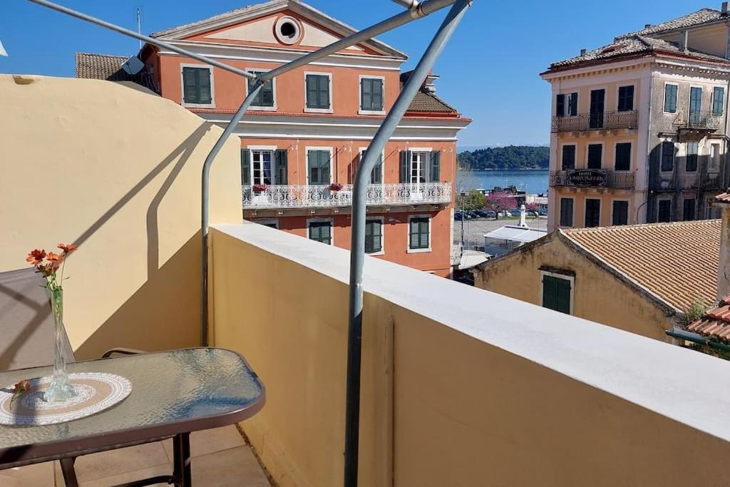 Old Port View Apartment, Διαμέρισμα Στο Κέντρο 2 Υπνοδωματίων Corfu  Esterno foto